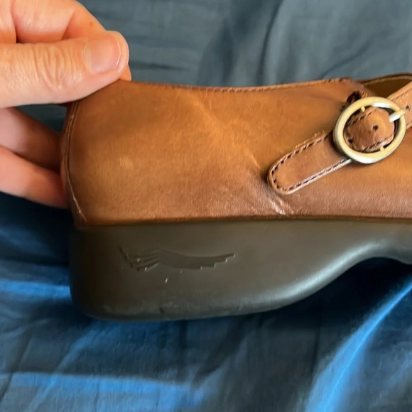 DANSKO FAWNA
BLACK MILLED NAPPA in chocolate brown Mary Jane style. Size 7 - Picture 9 of 16